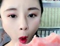外国网红美女吃瓜