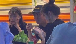 网红情侣被爆吃瓜,揭秘背后的甜蜜与争议