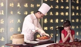 爆料香肠掺假视频播放,视频揭露食品安全隐患