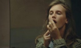 皆月电影完整版在线观看,浪漫邂逅，情感纠葛，在线观看完整版